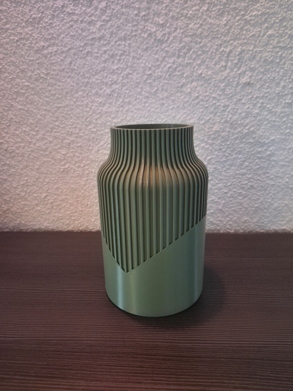 Moderne Vase 3D gedruckt – Minimalistische Deko Vase mit Rillenstruktur – Skandinavisches Design für Wohnzimmer, Tisch & Büro
