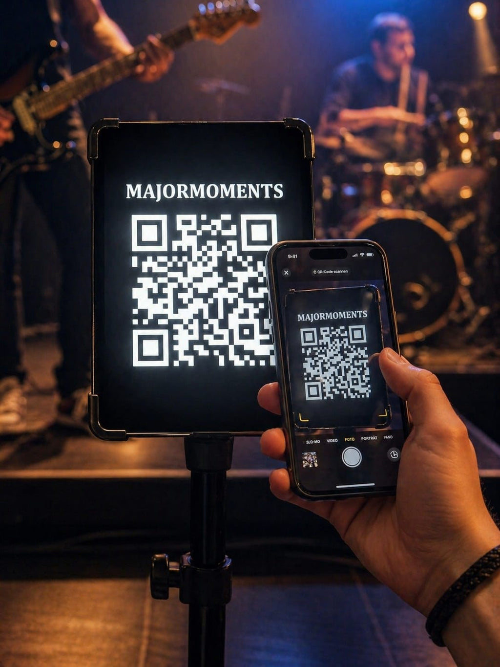 Individueller beleuchteter QR-Code Aufsteller mit und ohne Visitenkartenhalter – modern, einzigartig